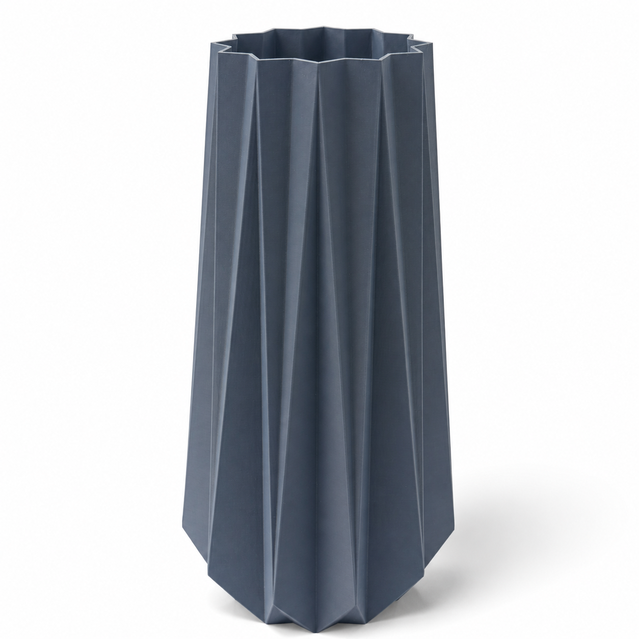 Moderne Vase Forma Trivara aus nachhaltigen Materialien, deutsche Handarbeit, umweltfreundlich verpackt