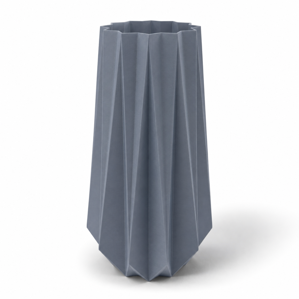 Moderne Vase Forma Trivara aus nachhaltigen Materialien, präzise gefertigt in Deutschland, umweltfreundlich verpackt